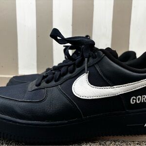 Nike/GORE-TEX Navy and White Sneakers 8.5
